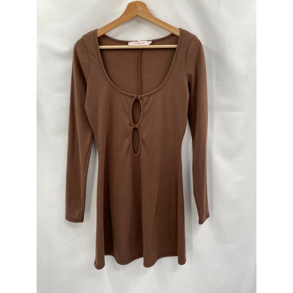 Lisa Says Gah Brown Keyhole long sleeve dress - Picture 2 of 5